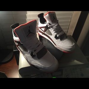 #4 Jordans 11.5. Color scheme hard to find